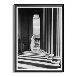 St. George&#39;s Hall Liverpool Photo Print – Architectural Wall Art – Historic UK Landmark – Black & White Photography – Travel Decor