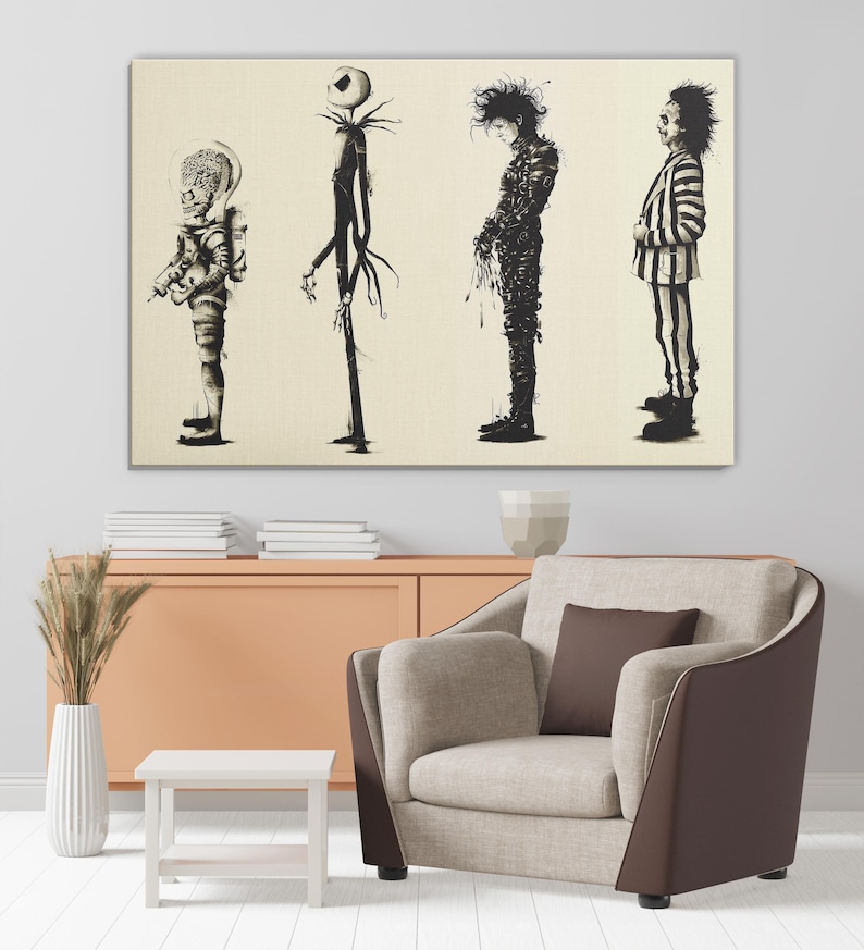 Puede incluir: Una impresi&oacute;n en lienzo con cuatro ilustraciones en blanco y negro de personajes ic&oacute;nicos del cine. Los personajes incluyen un marciano, Jack Skellington, Eduardo Manostijeras y Beetlejuice. La obra de arte se exhibe sobre un mueble de estilo moderno.