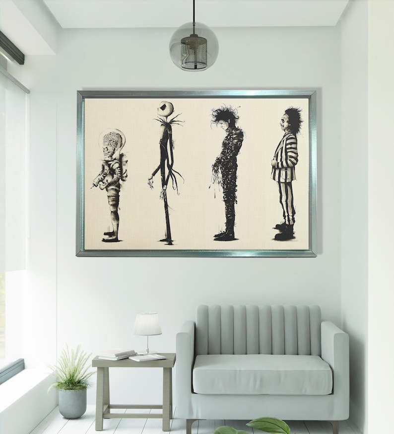 Puede incluir: Una obra de arte enmarcada con cuatro ilustraciones en blanco y negro de personajes. Los personajes incluyen una figura con traje espacial, una figura alta y delgada, una figura con pelo desordenado y una figura con traje a rayas. La obra se exhibe en un sal&oacute;n.