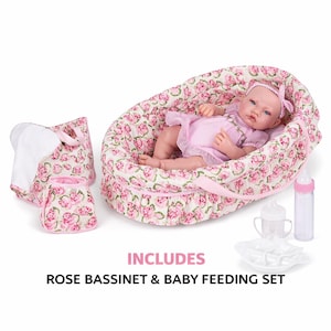 Roze bloemenprint poppenwiegje, geschikt voor reborn babypoppen van 40 cm.