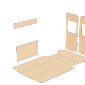 Puede incluir: Un conjunto de paneles de madera sin terminar para la conversión de furgonetas. El kit incluye paneles de suelo, paneles de pared y paneles de puerta con recortes de ventana. La madera es de color claro y natural.