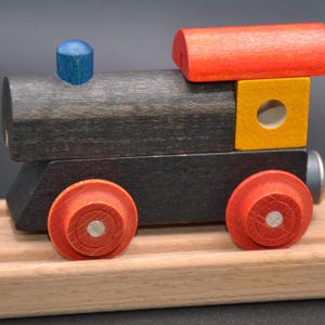 Stoomlocomotief, wagon, rijtuig, wissels, rails, houten spoorlijn, speelgoed, natuur, motoriek speelgoed, constructiespeelgoed, creatief, Brio, Eichorn, Heros