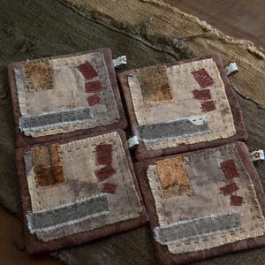 Posavasos Wabi-Sabi (juego de 4) con diseño de pata de gato, tela de algodón con tinte botánico, estilo retro vintage, desteñido y apagado, cosido a mano, para tetera o taza.