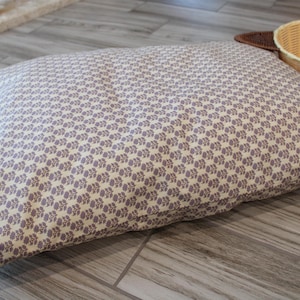 Elegant Lavender Woodblock Cat Bed in Natural Cotton Fabric, Washable Handmade