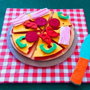 Handmade Felt Toy Pizza: Pretend Play Food Set