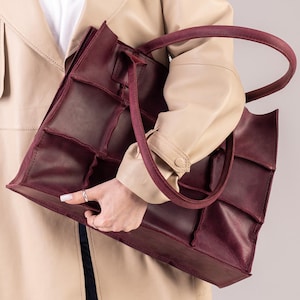 Personalisierte burgunderfarbene Leder-Einkaufstasche, personalisierte Arbeitstasche, weiche Laptop-Handtasche, klassisches Geschenk für Mutter, individuelle Echtledertasche
