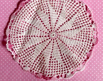 VTG Doily - Beige & Pink - Round Doily - 6”