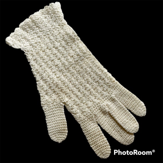 Vintage Off White Crocheted Gloves - image 2