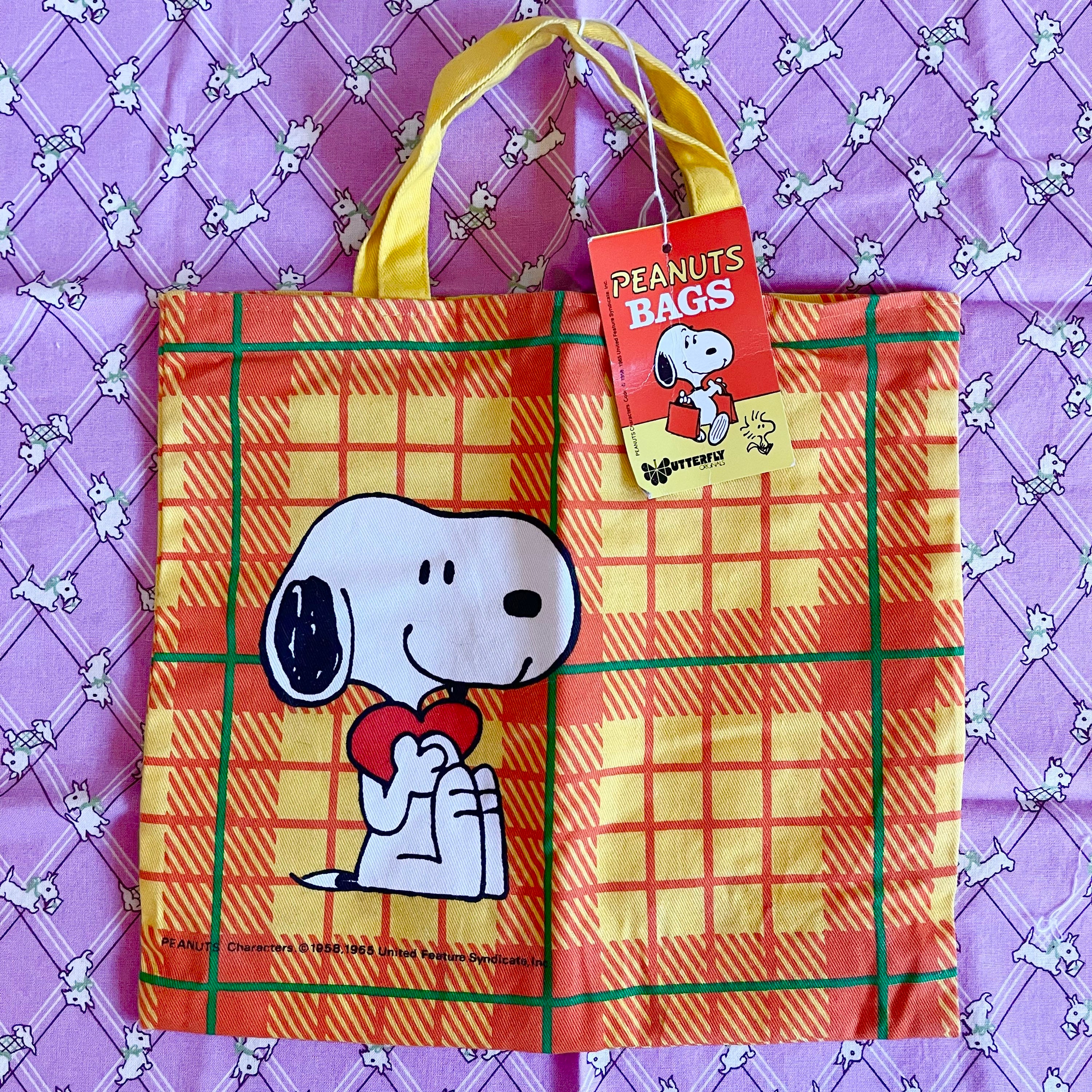 Peanuts Snoopy and Woodstock Patterned Bag Loungefly Peanuts Gift Giving Snoopy & Woodstock Glow in the  main image 4