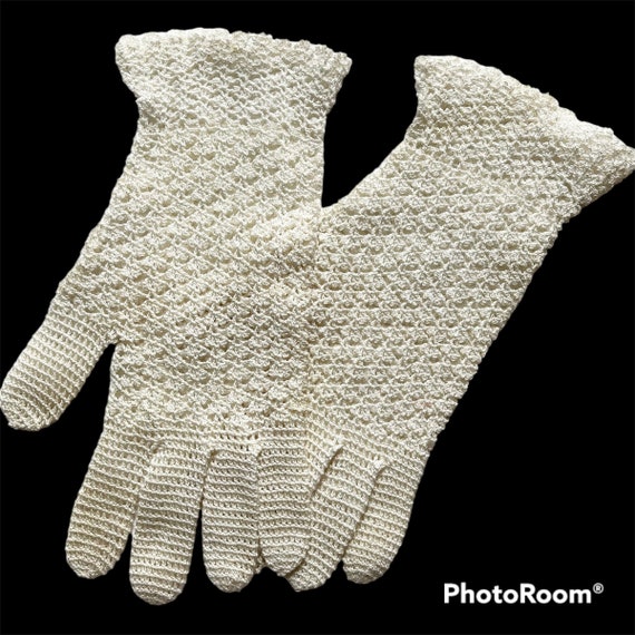 Vintage Off White Crocheted Gloves - image 1