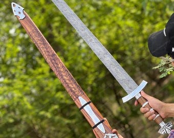 Handmade Damascus Steel Viking Sword: Medieval Groomsmen Gift with Leather Sheath