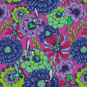 Sew Yeah Collection の Botanic Blast。メインのホット ピンク CD15540R-HOTPINK。100% コットン生地、半ヤード単位。