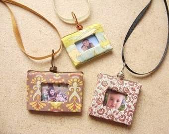 Tutorial DIY Paper Photo Pendants- PDF File- E-Book- Perfect Gift