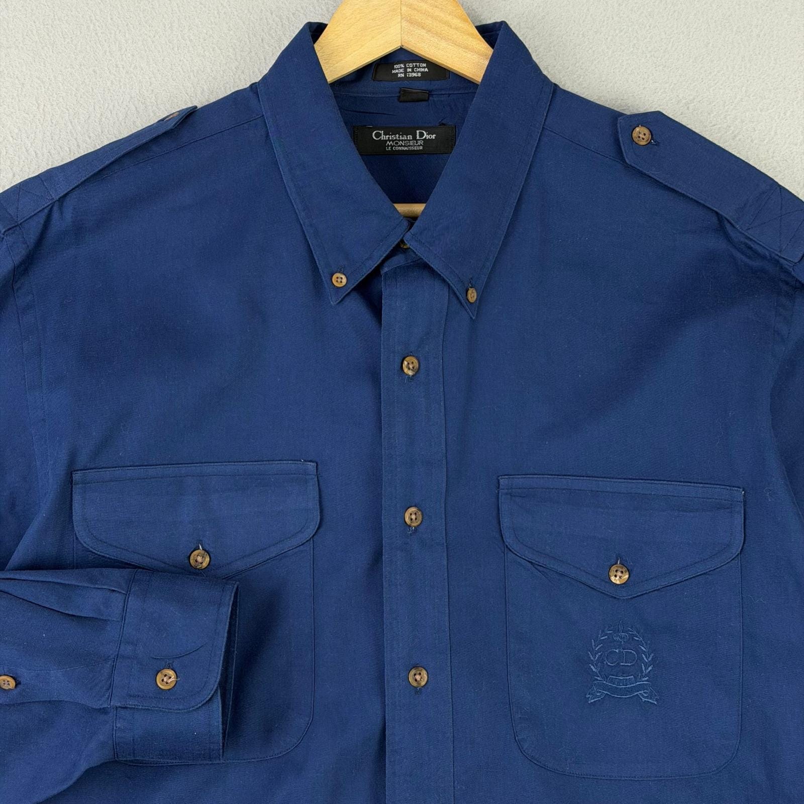 vintage cristian dior 水晶ボタンシャツ　a Vintage Christian Dior J'adore Womens Shirt Size 8 Graphic Print