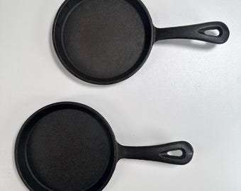 Vintage Mini Egg Skillet Cast Iron 5" Black Rustic 2 Piece Set Pan Farmhouse