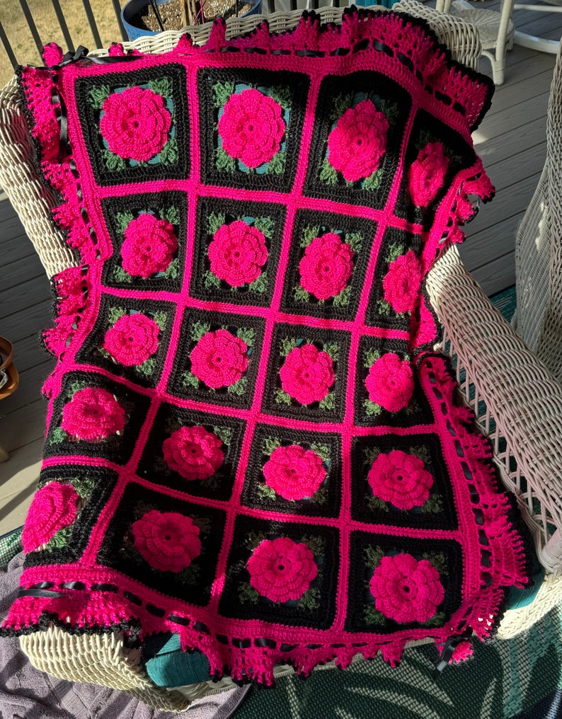 Pink Rose Hedgehogs Pattern Print Throw Blanket