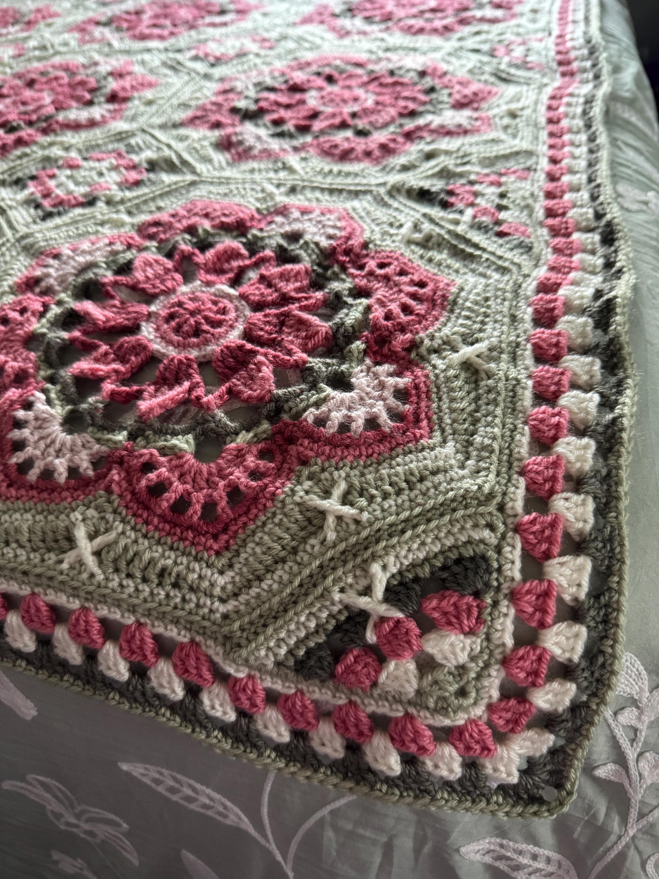 Persian Tiles Afghan Blanket: Rose Garden Floral Throw, Sage