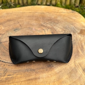 Étui à lunettes en cuir personnalisé - couvre-lunettes personnalisés - cadeau personnalisé pour elle - cadeau pour lui - cadeau fête des mères - cadeau fête des pères