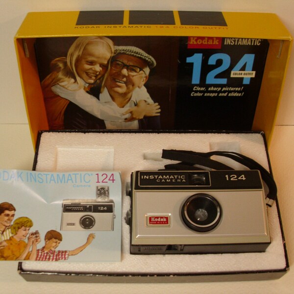 RESERVED For Sky Vintage 1960's/1970's   Kodak Instamatic 124 Camera    In Orig. Box
