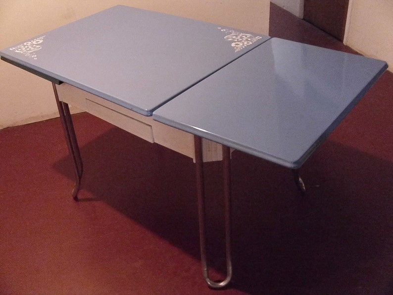 On HOLD Vintage 1940's Porcelain/Enamel Top Kitchen Table Etsy