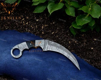 Lotto di 5 coltelli Karambit in acciaio Damasco fatti a mano: impugnatura in corno di bufalo, fodero in pelle