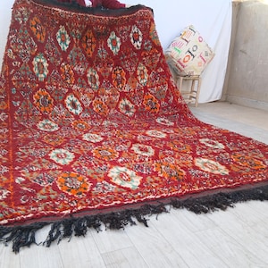 Vintage Carpet - For people who carefully choose their purchases & love art and appreciate the value of unique handmade product
