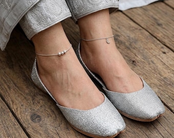 Handmade Silver Zari Embroidered Jutti: Traditional Punjabi Khussa Ethnic Shoes