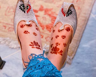 Handcrafted Leather Jutti: Tilla Zari Embroidery, Punjabi Slip-Ons