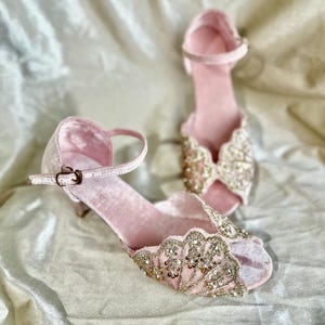 Bridal Pink Velvet Heels | Embroidered Indian Wedding Shoes | Ethnic Party Sandals