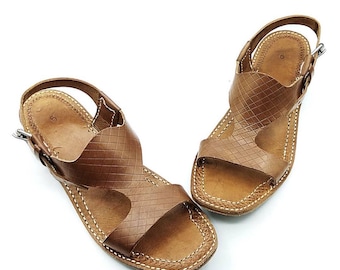 Handgefertigte Leder Kolhapuri Sandalen für Frauen - Ethnische Braun Sommer Wohnungen