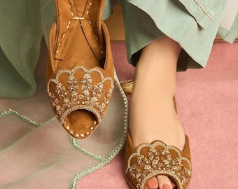 Bridal Jutti for Women : Handcrafted Embroidered Khussa | Wedding Flats | Traditional Pakistani/Indian Shoes