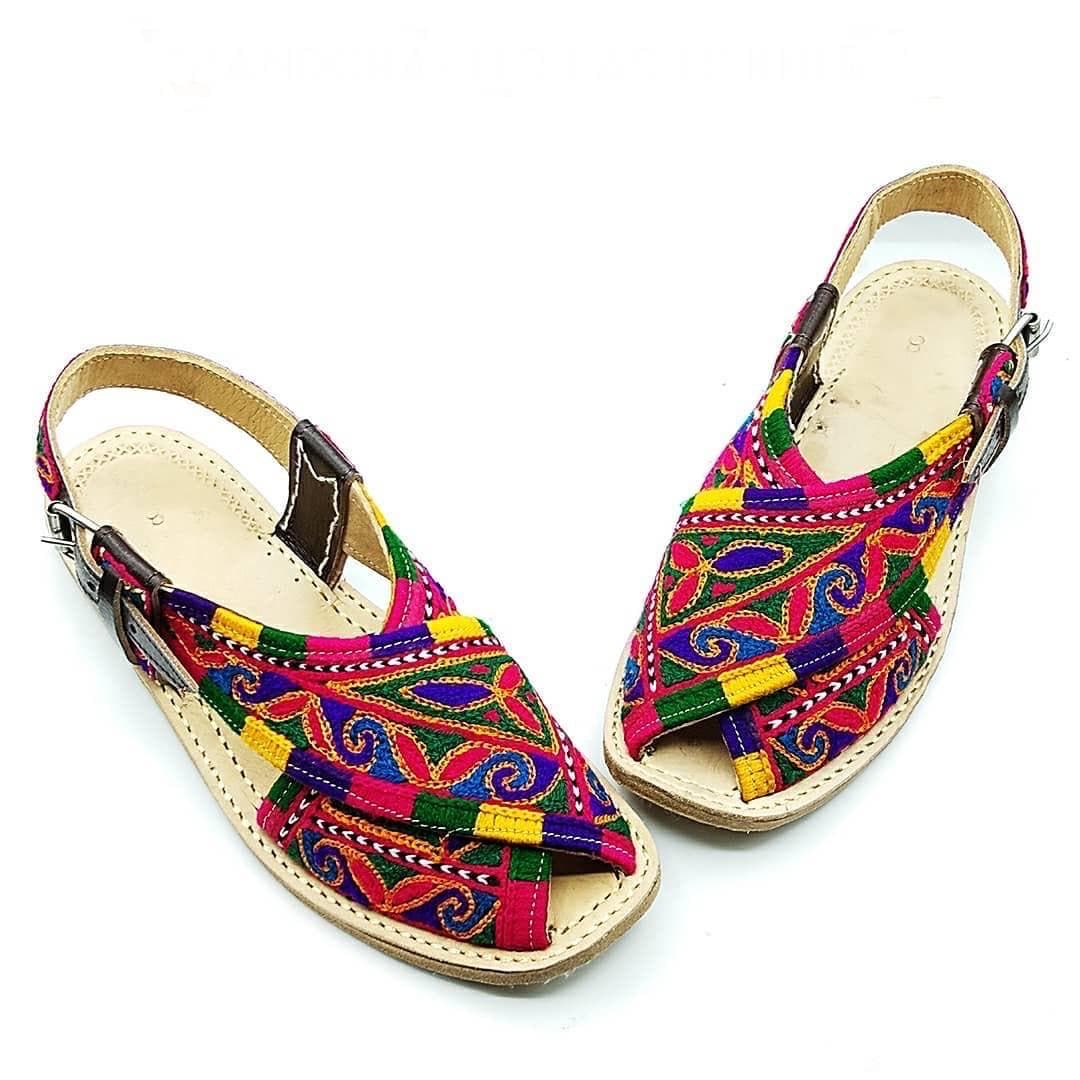 Handcrafted Embroidered Leather Peshawari Sandals: Pakistani Kheri