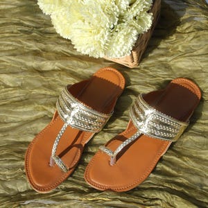 Handmade Indian Kolhapuri For Women - Ethnic Leather Kolhapuri - Punjabi Jutti
