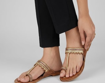 Sandali Kolhapuri in pelle fatti a mano per donna: ballerine etniche ricamate