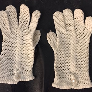 NEW Vintage NEVER WORN Mid Century 1950s White Stretch Nylon Crochet Pearl Button Short Wrist Italian Gloves Handmade In Italy