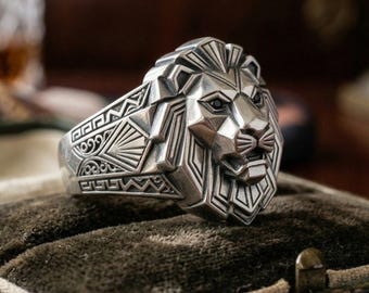 アールデコ調ライオンリング – 重厚感のあるスターリングシルバー製アニマルジュエリー