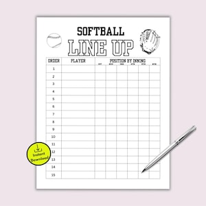 Puede incluir: Una hoja de alineación de softbol en blanco y negro con las palabras "SOFTBALL LINE UP" en la parte superior. La hoja incluye espacios para los nombres de los jugadores y las posiciones por entrada. Un gráfico de softbol y guante está en la parte superior. Un bolígrafo está a la derecha.