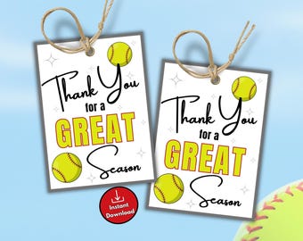 Puede incluir: Dos etiquetas de regalo blancas con el texto "Thank You for a GREAT Season" en negro y amarillo. Cada etiqueta presenta un gráfico de softbol y está atada con hilo. Un botón rojo "Instant Download" es visible.