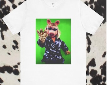Retro Miss Piggy Tee, cooles Matrix Y2K Piggy Shirt, Unisex Jersey Kurzarm, Geschenk für Muppets Fan, Vintage Style, trendiges Schwein-T-Shirt
