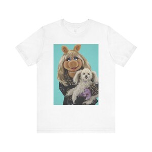 Muppet Glam Short Sleeve Tee, Miss Piggy Dog Portrait Shirt, Unisex T-Shirt, Casual Top, Funny Graphic Tee, Gift for Muppet Fans, Pop