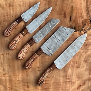 Handcrafted Damascus Steel Chef Knife Set – Premium Kitchen Knives with Wood Handle – Perfect Gift for Home Cooks & Professionals