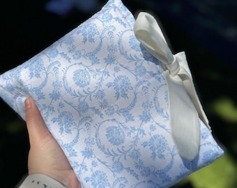 Quilted Bow Bible Sleeve