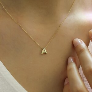Collar con letra A personalizado en 3D en oro de 14 quilates: joyería de oro elegante y con estilo, diseño moderno y delicado