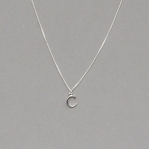 Collier 113 initiales C en plaqué argent - Liste séparée pour breloque avec pierre de naissance