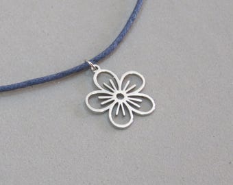 Stainless Steel Daisy Pendant Necklace: Antique Silver Chain or Cord