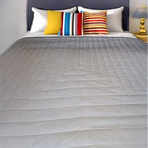 Extra Warm Organic Wool Quilt - Handmade Odorless Duvet for All Seasons - American , Canadian Sizes - Customizable Natural Wool Bedding