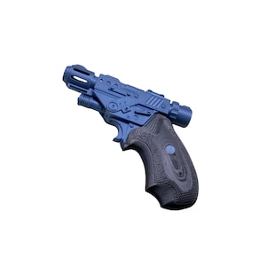 3D Printed Retro Sci-Fi Ray Blaster Prop – Cosplay Display Piece