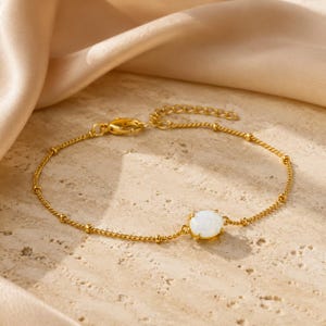 18k guldpläterat opalarmband, elegant ovalt opalkedjearmband, justerbar födelsesten för oktober, present till henne