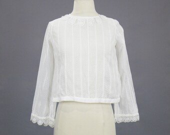 Antique 1920s White Dotted Swiss Blouse with Scalloped Lace Trim, 20s Blouse, XS-Small