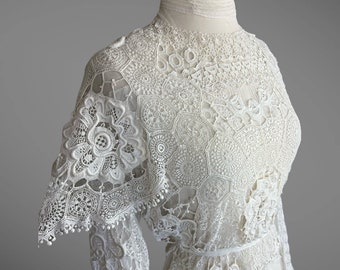 Antique 1900s Victorian Edwardian Mixed Lace Bodice Blouse, High Neck Tiered Long Sleeves Historical Fashion, 23 Waist